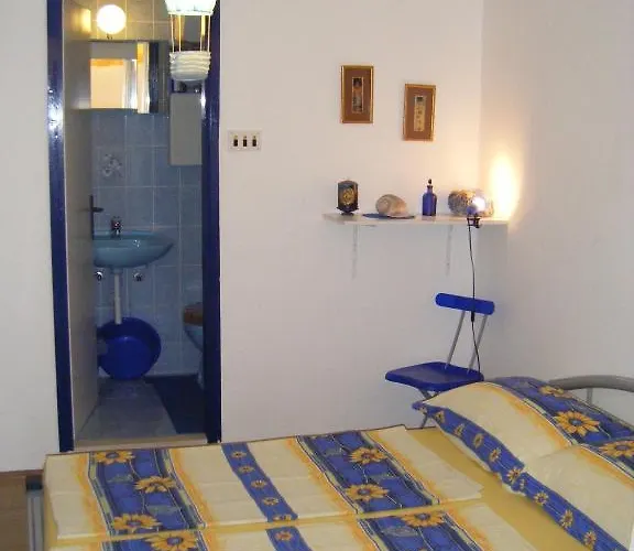 Adria Blue * Jelsa (Hvar)