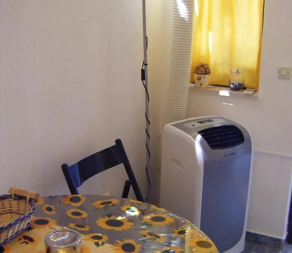 Adria Blue * Jelsa (Hvar)